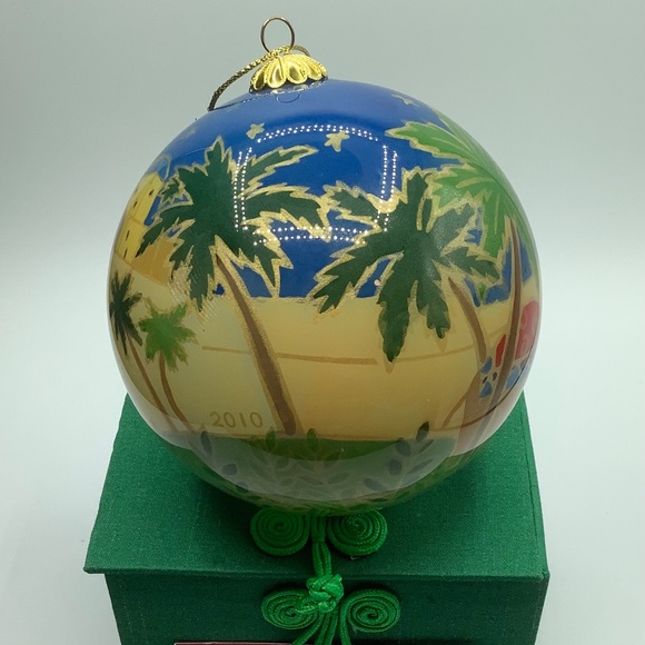 Collectible 2010 Le Bien Christmas Ornament - Picture 2 of 5